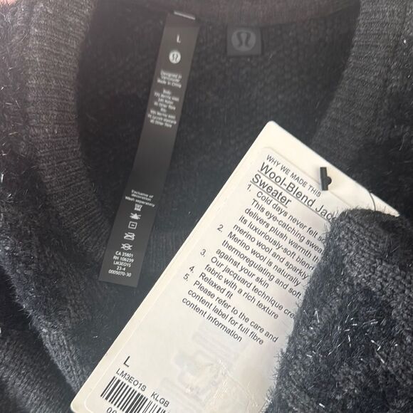 Lululemon‎ Athletica Black Jacquard Wool Blend Crew Neck Sweater Plush Texture - Picture 4 of 4